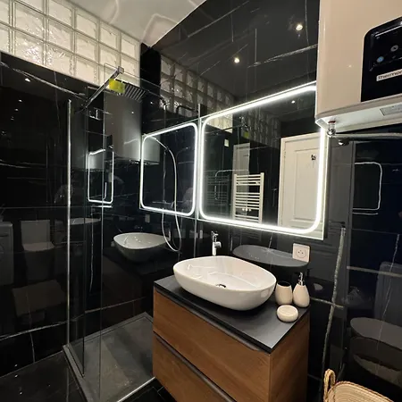 Stylish Modern Near Train Station * ניס