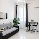 Apartamento Stylish Modern Near Train Station